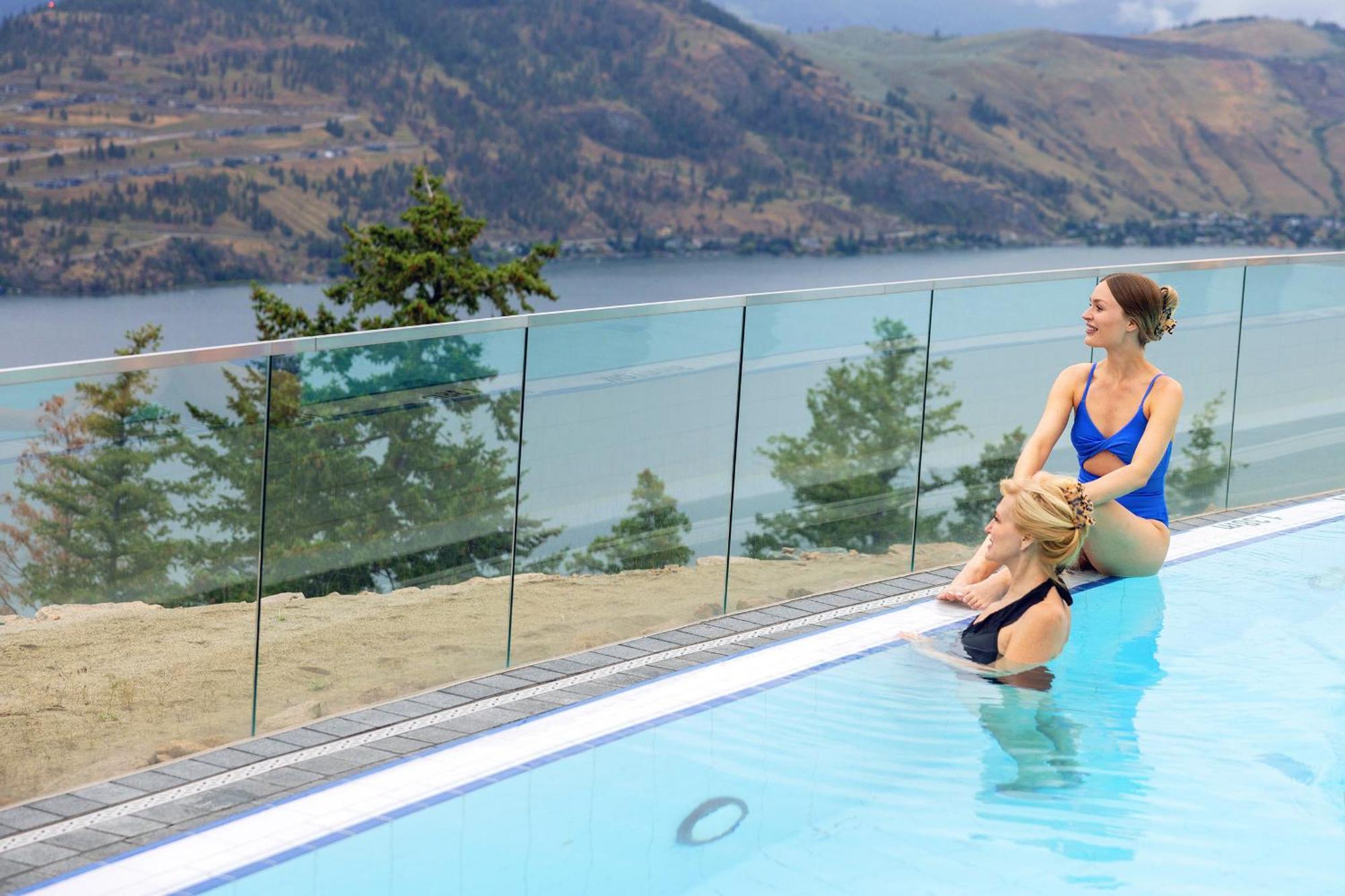 Sparkling Hill Resort And Spa - Adults-Only Resort فيرنون المظهر الخارجي الصورة