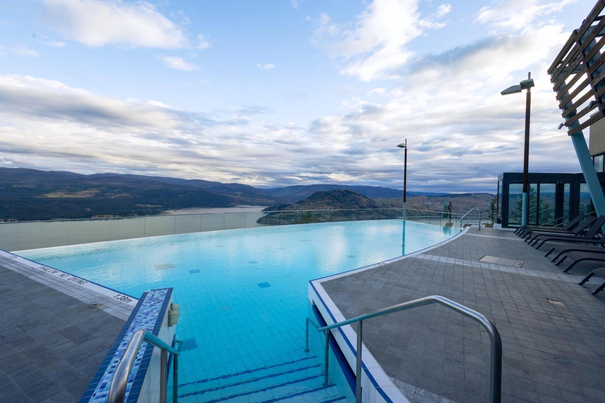 Sparkling Hill Resort And Spa - Adults-Only Resort فيرنون المظهر الخارجي الصورة