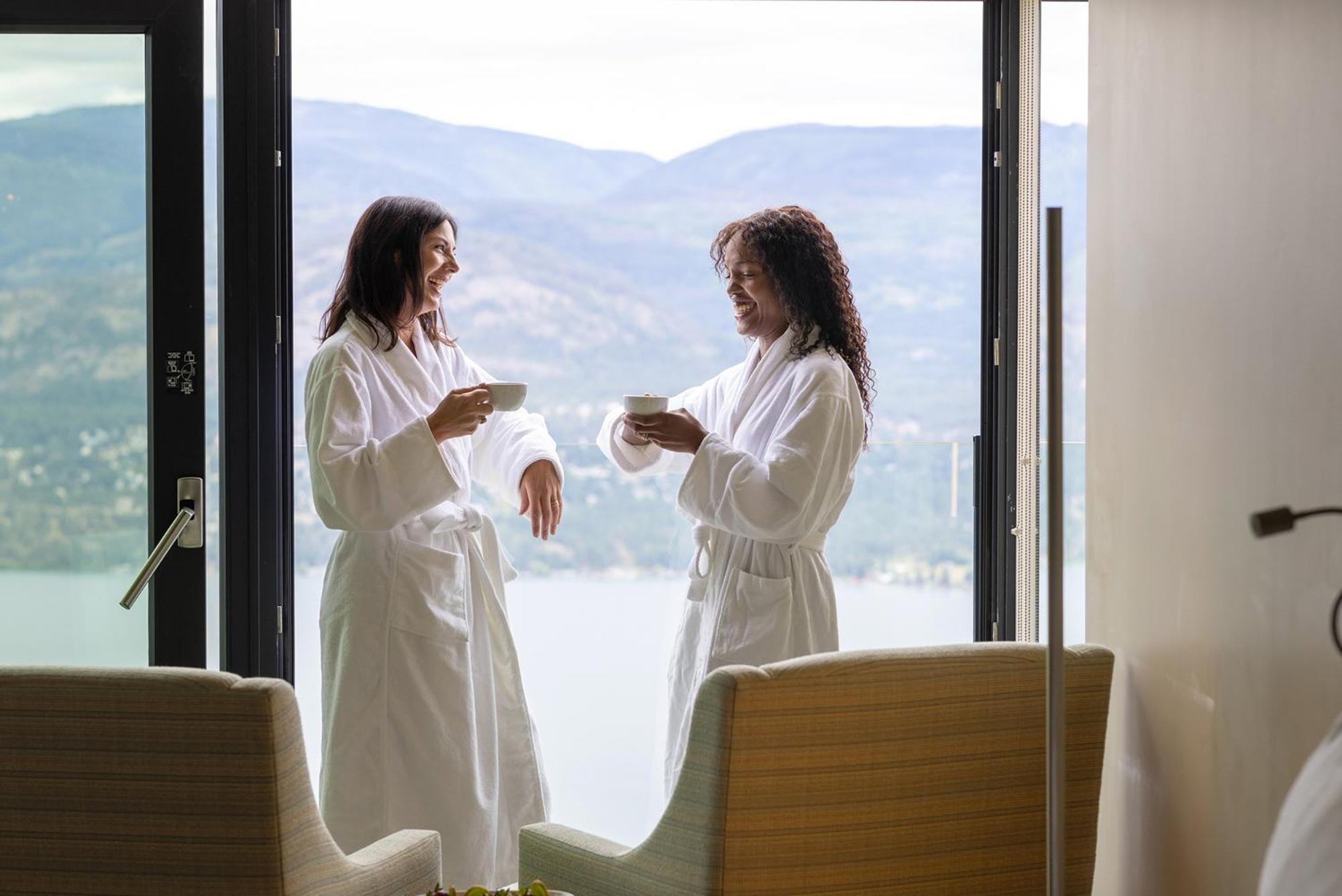 Sparkling Hill Resort And Spa - Adults-Only Resort فيرنون المظهر الخارجي الصورة
